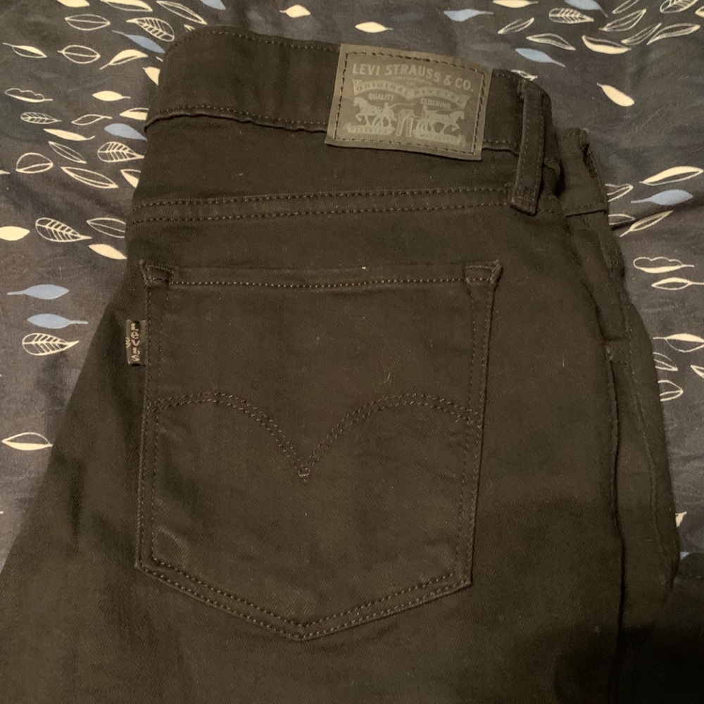 711 Skinny Levi’s BLACK size 30